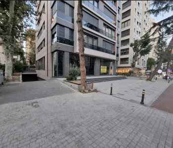 FENERBAHÇEDE CADDE ÜZERİ 440 m2 SATILIK DÜKKAN