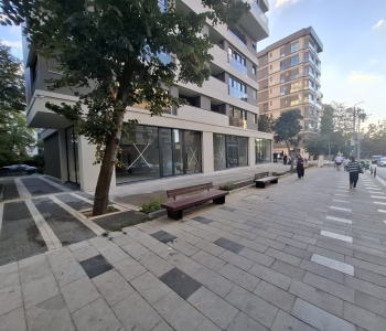 FENERBAHÇEDE CADDE ÜZERİ 1600 m2 SATILIK DÜKKAN